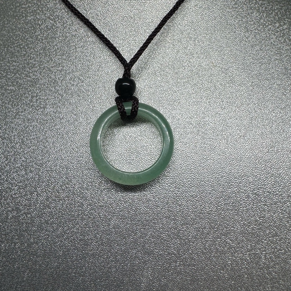 Elegant Green Pendant Necklace